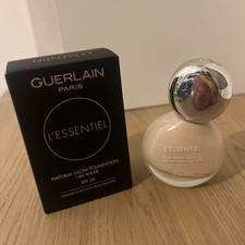 Image of Guerlain L'Essentiel Natural Glow 16Hr-Wear Foundation SPF20, 00W Porcelain Warm