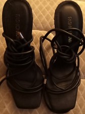 Women's Fashion Nova 7.5 M Black Long Strap Heels