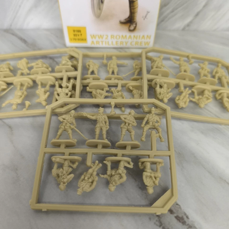 Modellini In Plastica • WW2 Romanian Artillery Crew HäT 008160 Scala 1/72 - Immagine 2 di 4