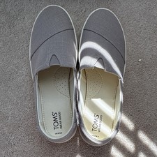 TOMS Women s Gray Canvas Slip-On Casual Shoes...