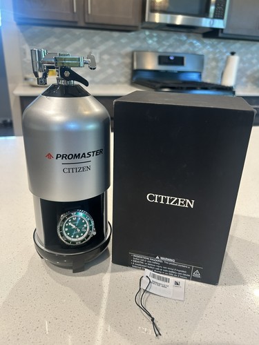 CITIZEN PROMASTER ECO-DRIVE 200M DIVE WATCH, GREEN DIAL, EXC COND, BOX, PAPERS