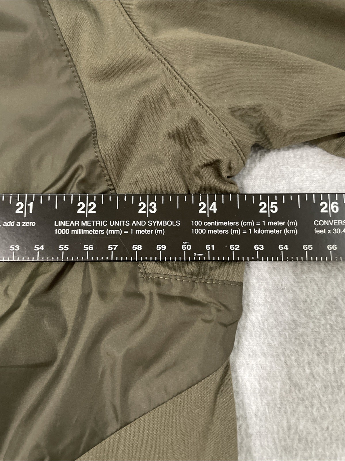 SACAI X NIKE Nike Golf Uomo Shield 1 4 Zip Top Elasticizzato Windwear VERDE Taglia XL 639981 325 Nuovo