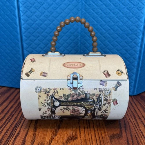 Singer Sewing Machine Metal Collectible Tin with Latched Lid & Handle 2007 Vtg