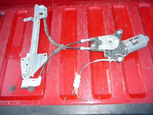 94-95-96-97 MAZDA 626 MANUAL WINDOW REGULATOR REAR RIGHT used - Picture 2 of 2