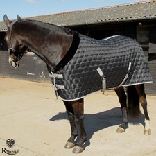 Michigan Hexagon Stable Quilt With Faux Fur Collar ? Heavyweight 350gsm polyfill