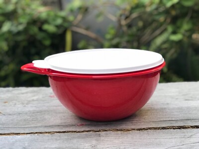 Tupperware 4.5L Thatsa Bowl 19 cups in beautiful Candy Apple Red Color  New