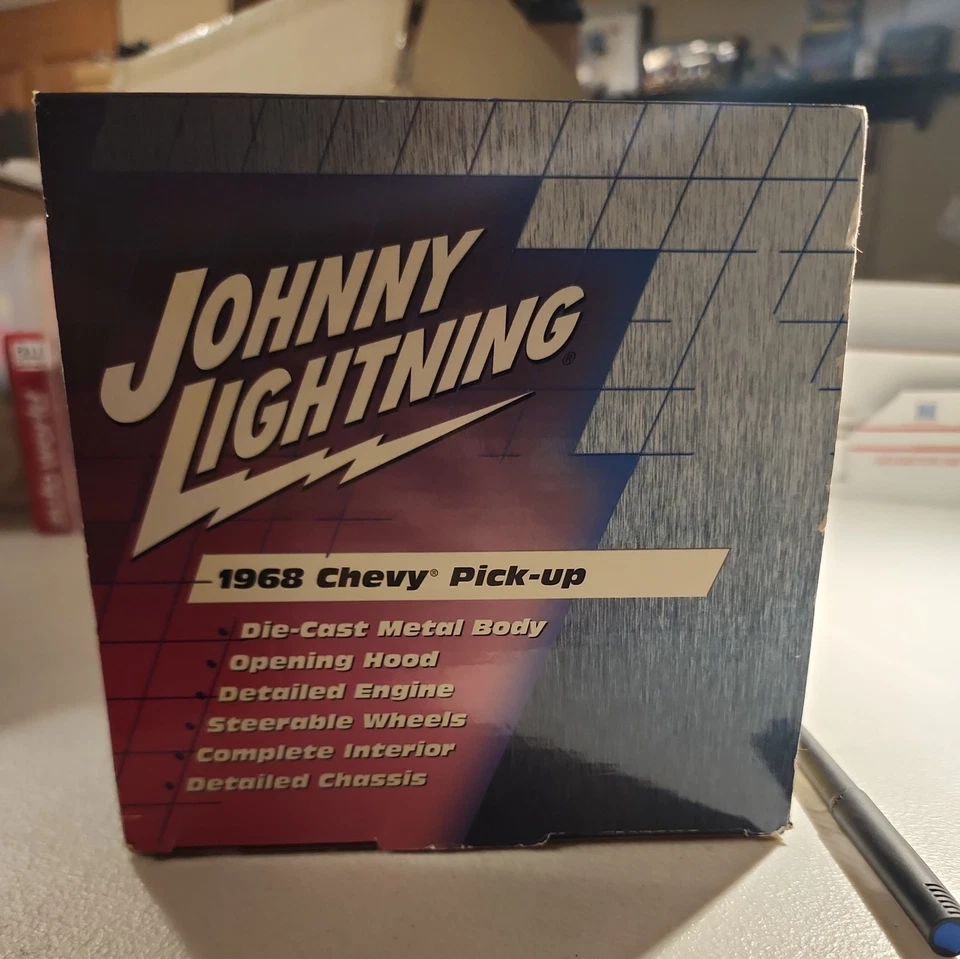 Johnny Lightning 1968 Chevy Pickup 1/18 scale BLUE NEW NIB Playing Mantis - Image 3 of 4