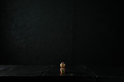 Vintage japanische Kokeshi Puppe / kleine handbemalte Holz Volkskunst