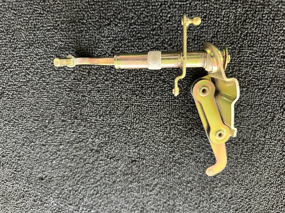 Datsun 510 610 710 throttle linkage firewall pivot OEM used Zinced - Image 4 of 4