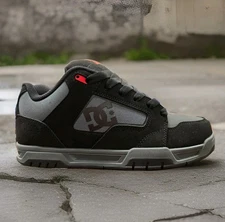 Men's DC Colier Casual Low Top Skate Shoes  - Black/Gray/Red