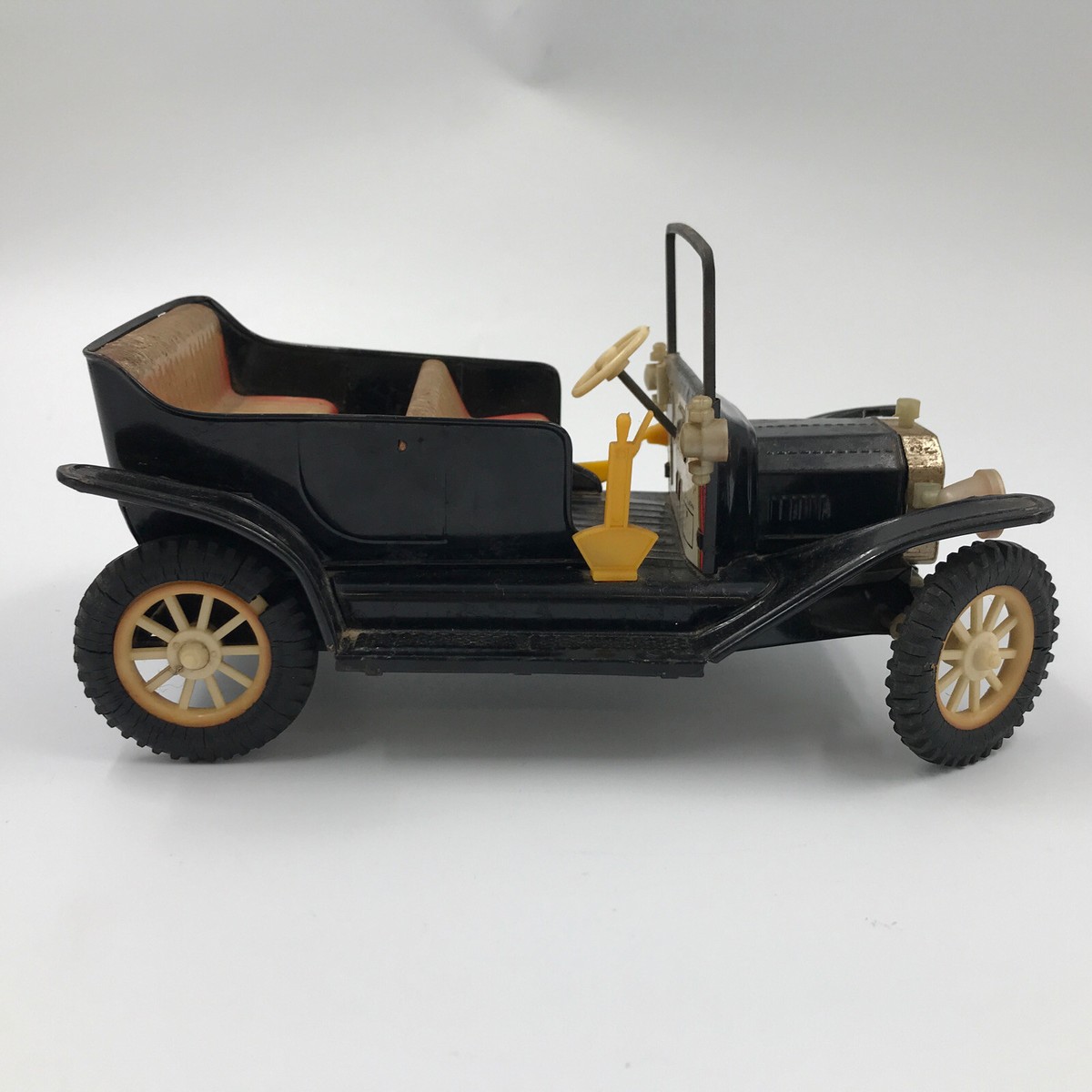 Vintage 1917 Model T Roadster Metal Diecast Car Display 9 1/4 in