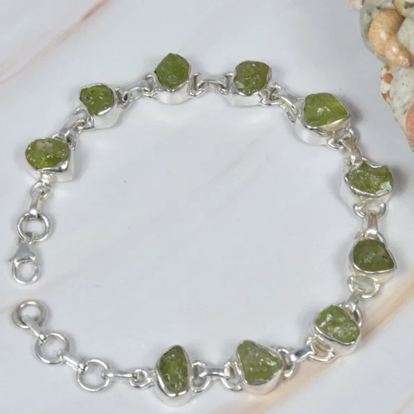 Raw Peridot Bracelet Gemstone 925 Sterling Silver Lovely Silver Bracelet MK* - Image 3 of 4
