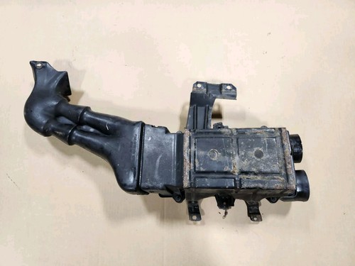 87-96 Ford E-150 E-250 Econoline VAN 4.9 5.0 5.8 AIR FILTER BOX DUCT TUBE 1995 - Picture 3 of 4