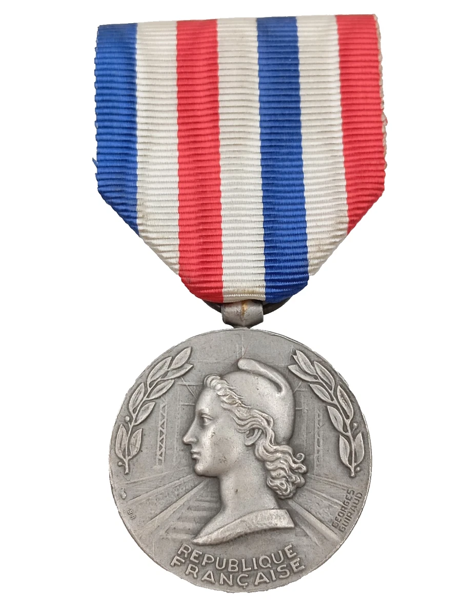 ASSURANCES Médaille, Mutualité, Inauguration Du Siège Social De L Fraternelle Des Employes Et Ouvriers Des Chemins De Fer Sup,fme 816822,a