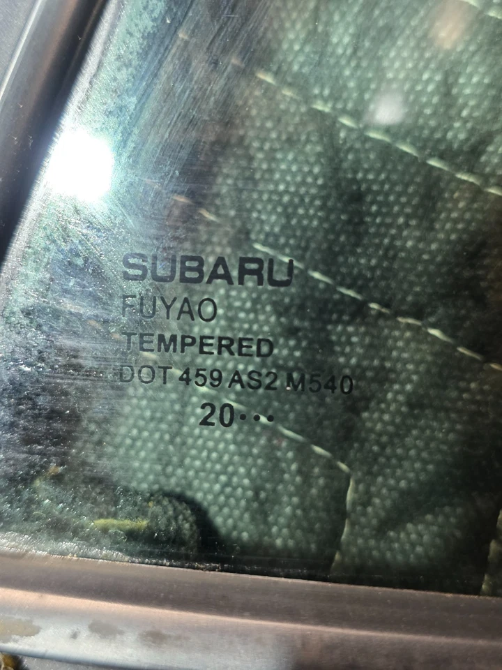 Cuarto de cristal trasero pasajero Subaru Outback 2022 sin daños Foto 3 de 3
