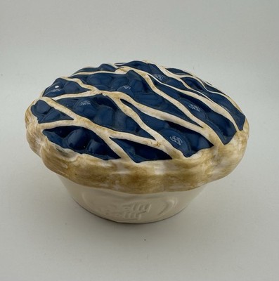 2014 Jelly Belly Ceramic Mini Blueberry Pie Candy Dish with Lid