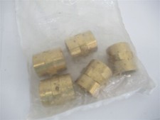 Parker 11090-4 , 3/4" FNPTF Pipe Coupling , Brass , Max PSI 1,000 (PK 5)