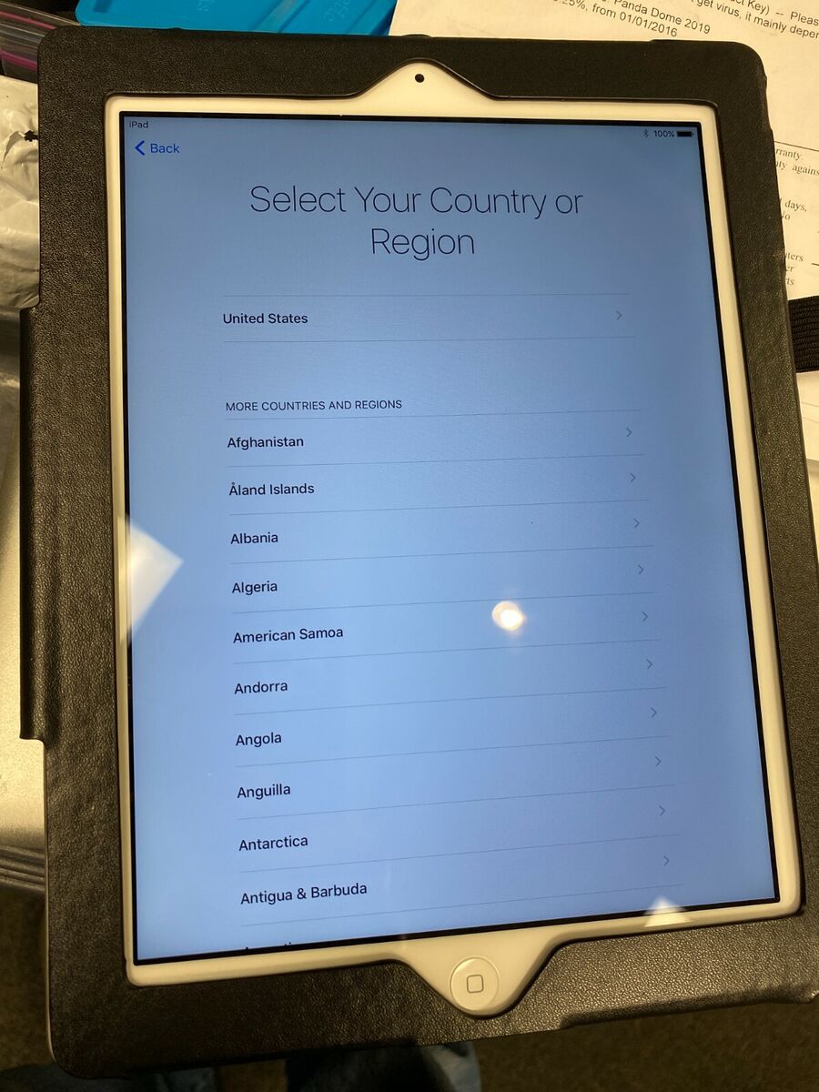 Apple iPad 4th Generation A1458 16GB Model EMC 2604 White w Apple iPad 4th Generation A1458 16GB Model EMC 2604 White w