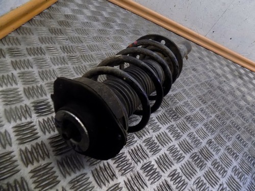 Skoda Octavia 1Z 1.8 TSI  Federbein vorne Rechts Stoßdämpfer Feder 1t0413031 HN