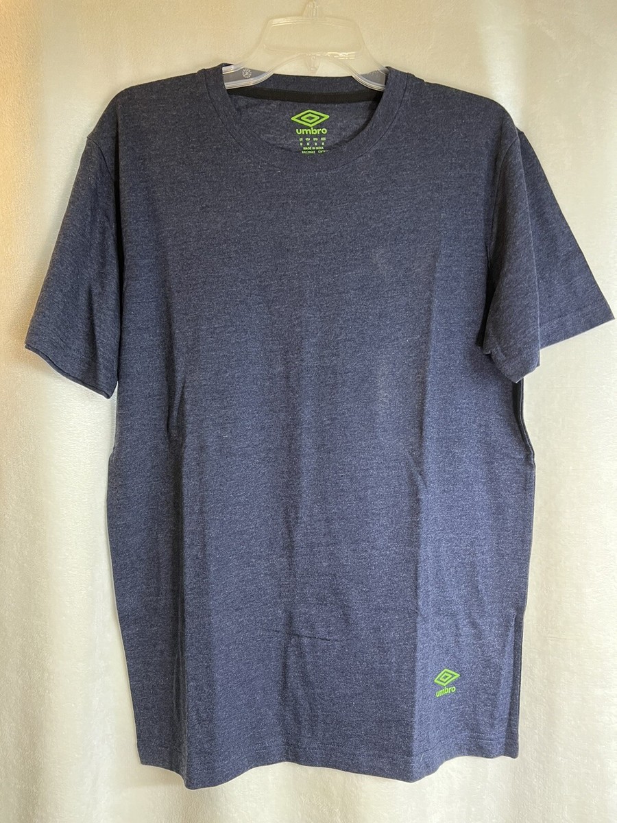 Tシャツ・カットソー UMBRO Essential Pocket Short Sleeve T-Shirt Navy UQ123CRS17 Umbro Mens T Shirt Short Sleeve Solid Navy Blue Cotton Blend
