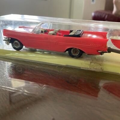 92 - Chrysler New Yorker Et Dinghy Rocca - Rose Fluo