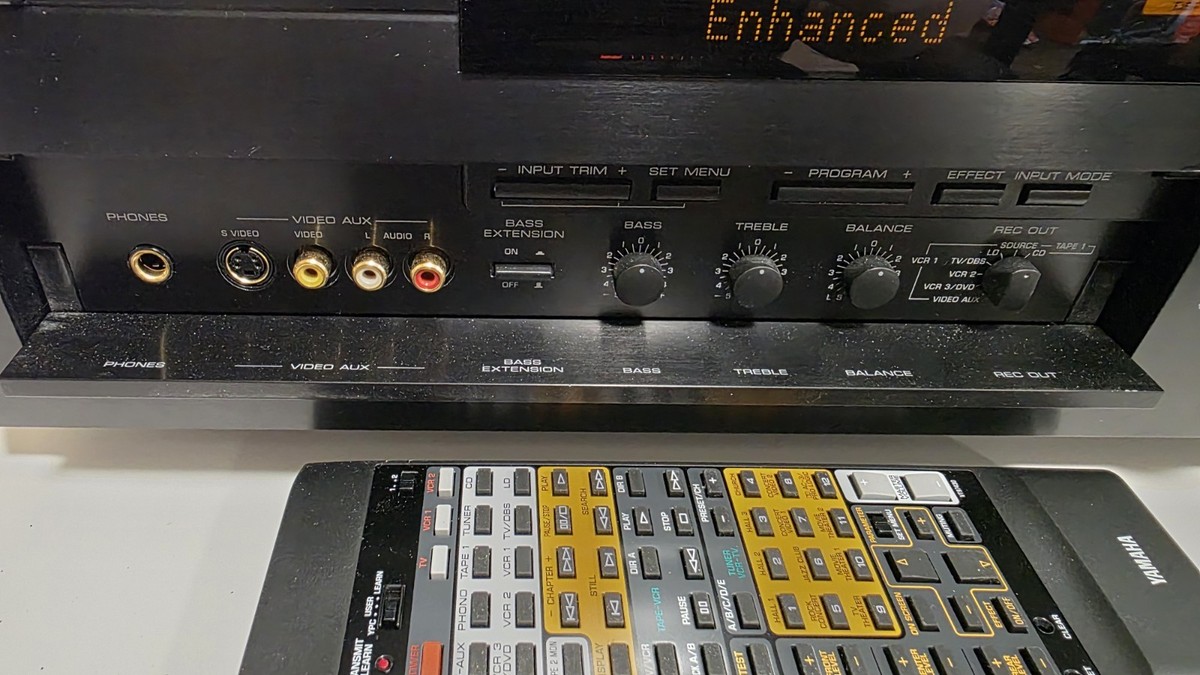 Yamaha DSP-A3090 Natural Sound Digital Sound Field Processing