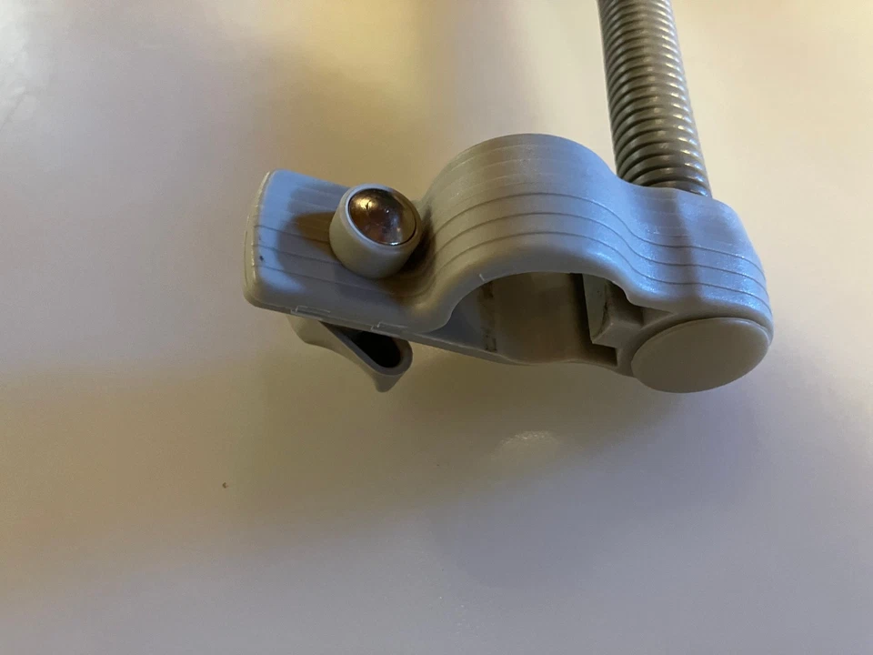 Ottlite立式落地灯,3x放大镜附件 — 第 3/4 张图片