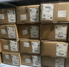 Allen-Bradley Brand new original cable  2090-CPWM7DF-14AF30   UPS fast delivery