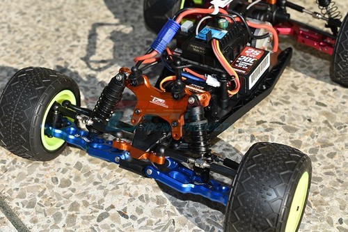 JUEGO DE 5 PIEZAS DE MONTAJE DE CHOQUE FRONTAL DE ALUMINIO LOSI-Mini-T - Imagen 3 de 11