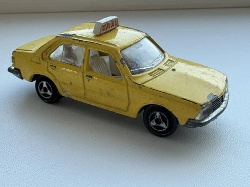 A30 1:60 MAJORETTE 266 RENAULT 18 TAXI YELLOW EXCELLENT CONDITION 2