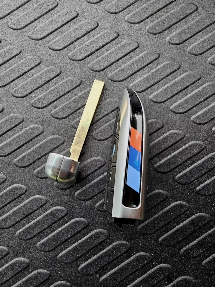 NEW OEM BMW G SERIES M SPORT BDC2 REMOTE KEY 433MHZ 49CHIP BLANK, 4 BTNS - Image 2 of 4