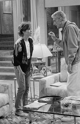 Kristy McNichol as Officer Barbara Weston Richard Mulligan as Dr H- Old Photo 3