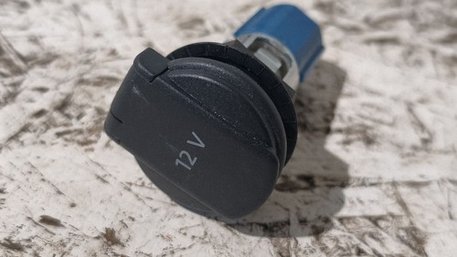12 V socket