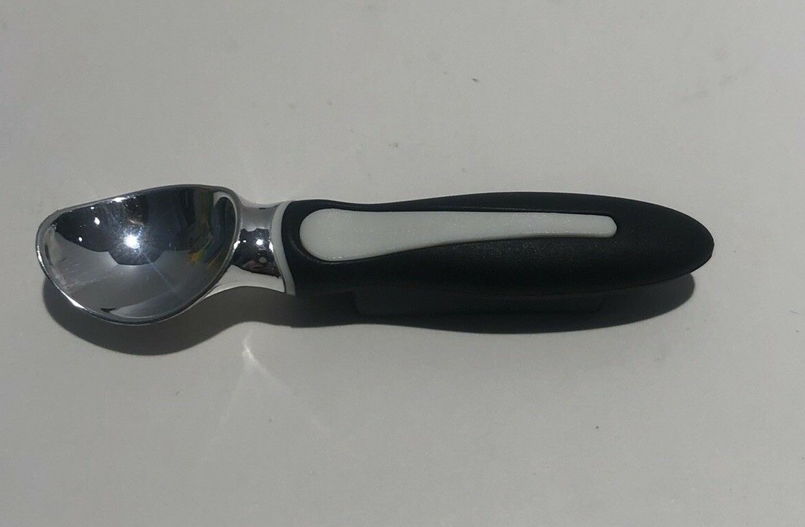 Tupperware Ice Cream Scoop Magnet RARE not available anymore New