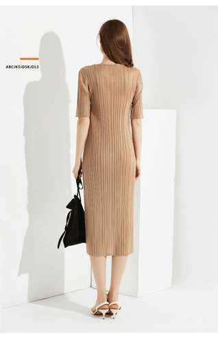 2024SS Fashion Long Folding Sleeve Solid Color Dress with Pleated Design Skirt - Picture 8 of 10