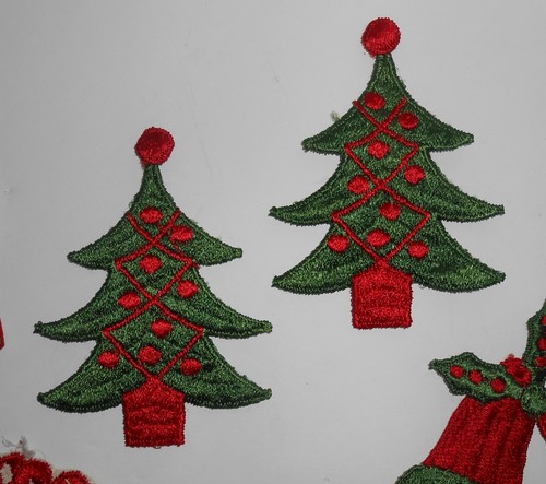 10 Vintage Embroidered Christmas Applique Sew-On Patch - Picture 7 of 7