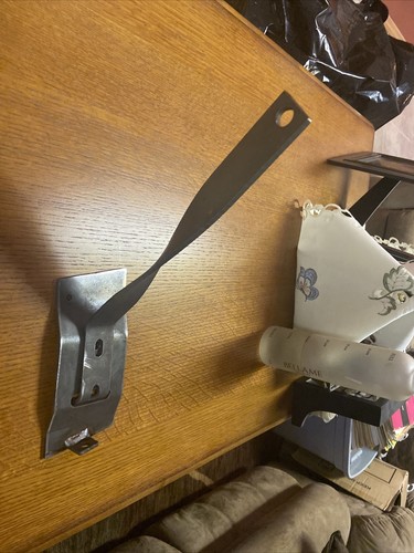 JOHN DEERE 49,37A,37 SNOWBLOWER CHUTE CONTROL ATTACHING BRACKET AND ARM,318,212 - Picture 7 of 15