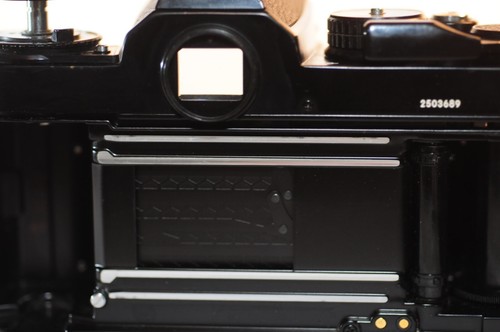 Nikon FE2 FE-2 black 35mm Film analog SLR camera body works GRID Beattie screen - Picture 9 of 11