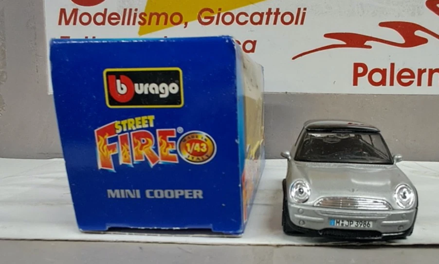 BURAGO 1/43 - MINI COOPER   SILVER  MADE IN ITALY - Immagine 2 di 4