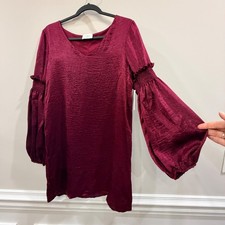 NEW Everly Womens M Shift Dress Burgundy Hammered Satin Smocked Balloon Sleeve