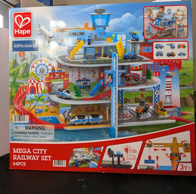 HAPE MEGA CITY RAILWAY BIG Set City Crane Ferris Wheel Plane Train Lite & Sounds