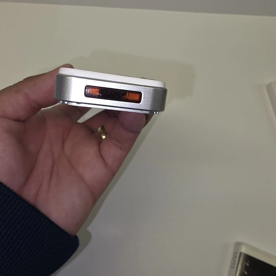 iPazzPort Wireless Mini Handheld Keyboard for PC Laptop With Silicone Case - Image 3 of 4