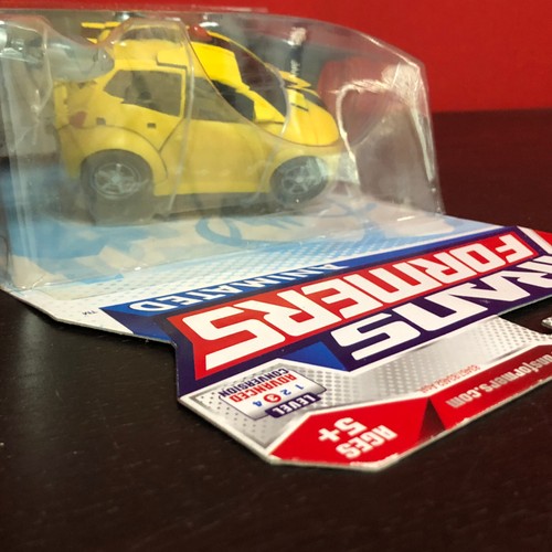 Hasbro Transformers Animated Deluxe Bumblebee Loose On card Complete - Foto 6 di 11