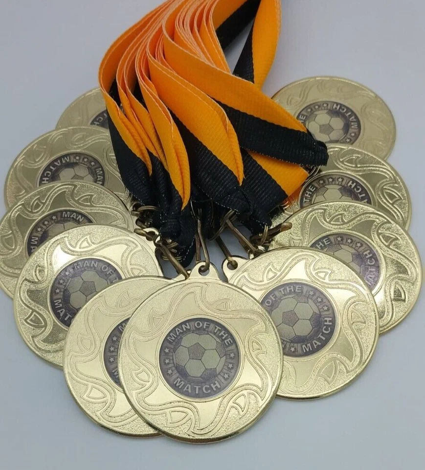 SPA TROPHIES 10 x Man of the Match Medaillen + schwarze & gelbe/goldene Bänder, goldene Fußballmedaille