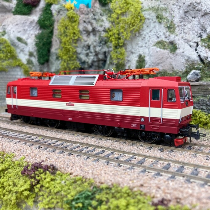Locomotive électrique ROCO 71238 avec moteur 5 pôles HO