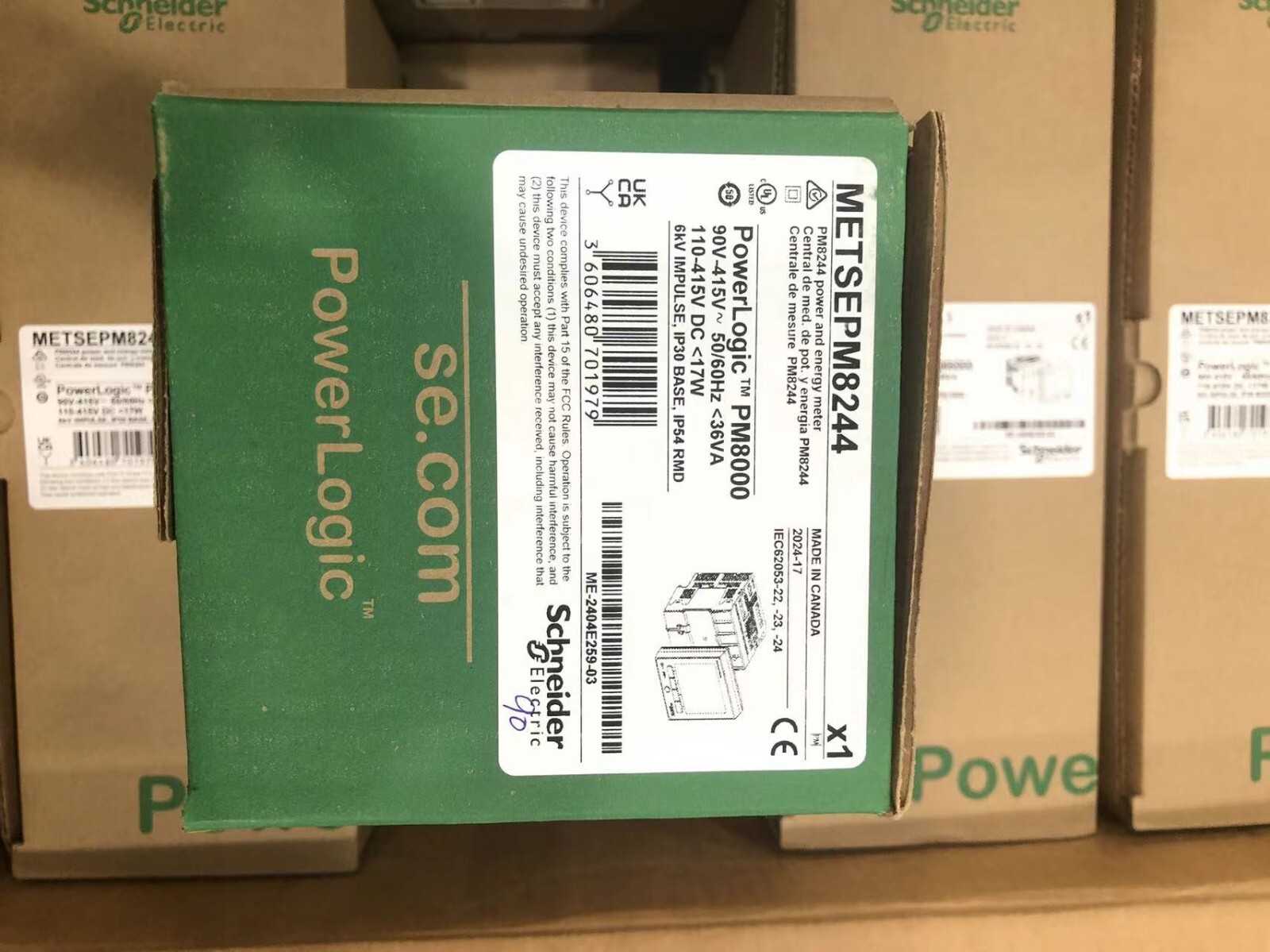 METSEPM8244 Power quality meter, PowerLogic PM8000, transducer & remote display