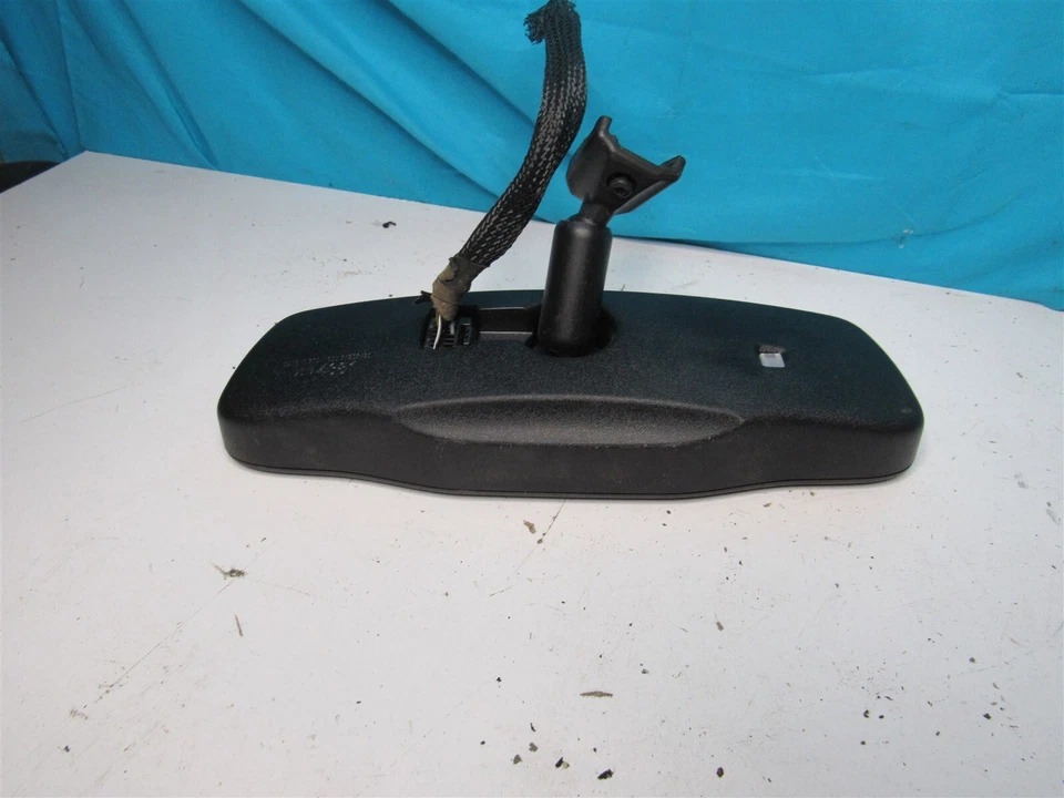 OnStar Auto Dim Rear View Mirror - 3.5" Backup Camera Display OEM 22915244 - Image 4 of 4