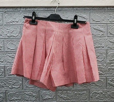 New MESHKI Pleated Red/White Gingham Print Shorts Size Medium