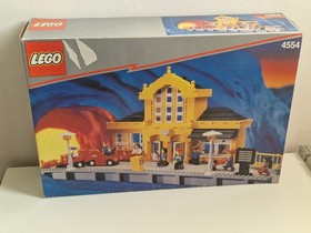 Lego vintage set System Train 9V 4554 Metro Station, with box