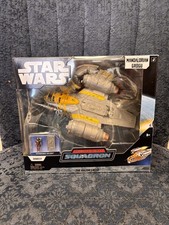 Star Wars Micro Galaxy Squadron Mandalorian and Grogu Razor Crest  0235 Yellow